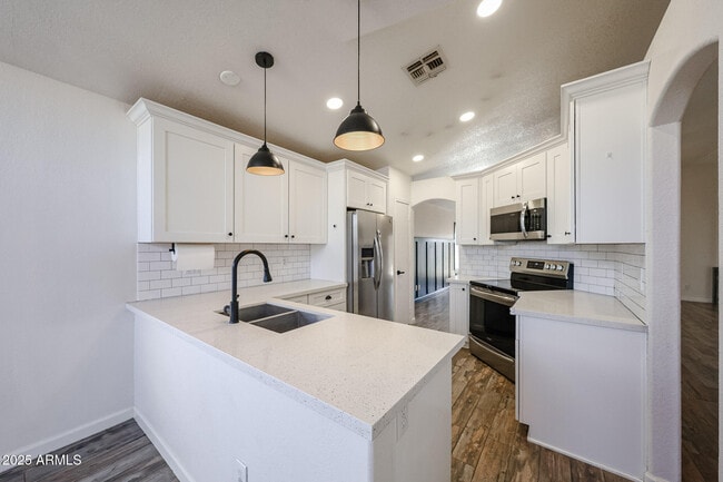 Building Photo - 6209 W Blackhawk Dr