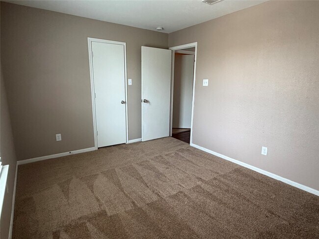 Building Photo - 9403 Sunflower Ridge Ln