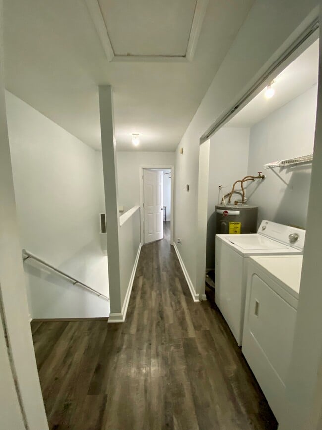 Building Photo - 786 Timberwood Cir E