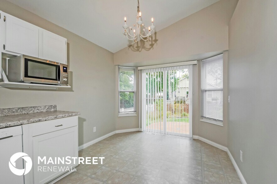 Building Photo - 6 Bishops Crest Ct