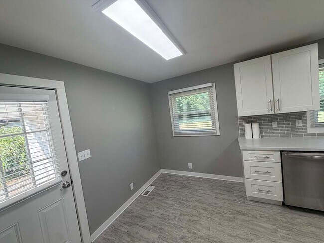 Building Photo - 1227 Rocky Hill Rd