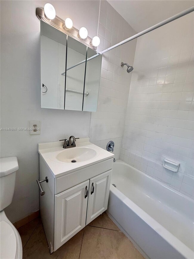 Building Photo - 10 SE 9th Ave