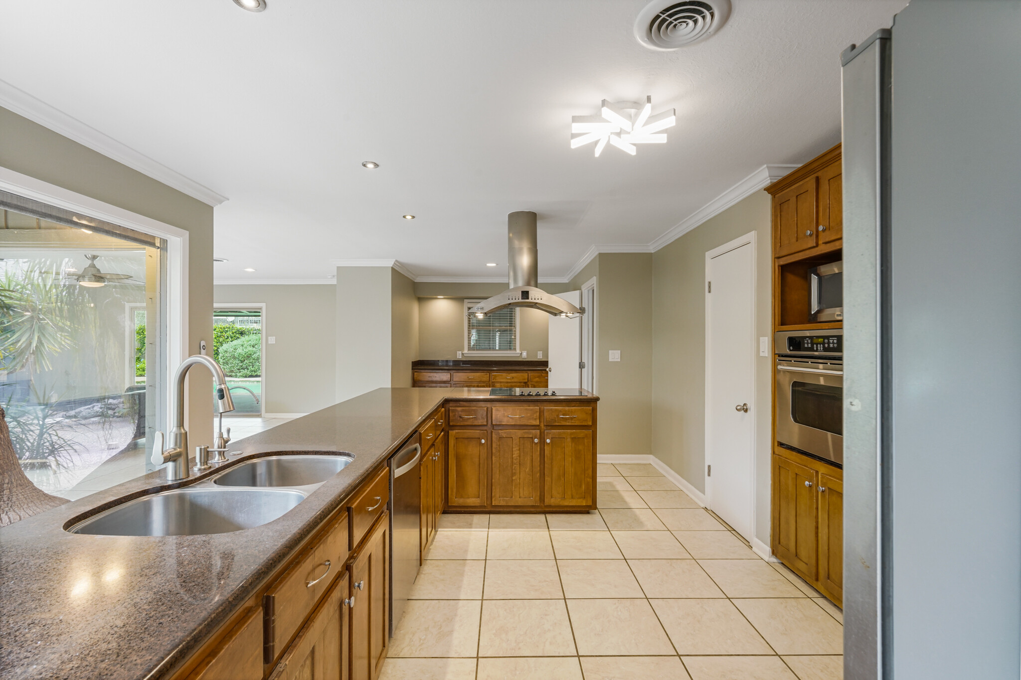 Building Photo - 4942 Cherry Hills Dr