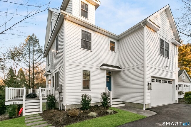 Building Photo - 210 High Ridge Ave