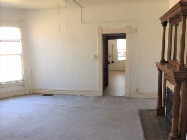 Interior Photo - 209 N Coler Ave