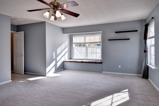 Building Photo - 164 Old Field Rd