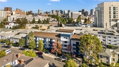 Building Photo - 10982 Roebling Ave