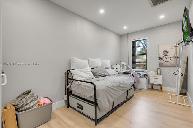 Building Photo - 7380 NW 44th Ct