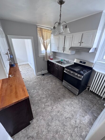 Kitchen - 24 Overhill Rd