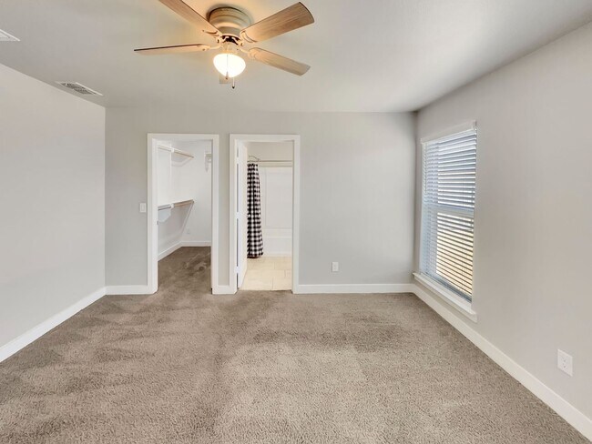 Building Photo - Fabulous 3/2/2 home in Bell Farms - Cooper...