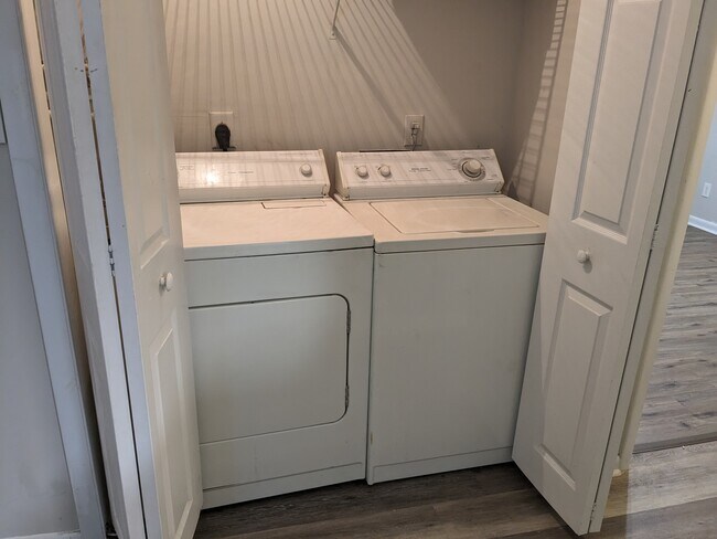 Building Photo - 1241 University Ct