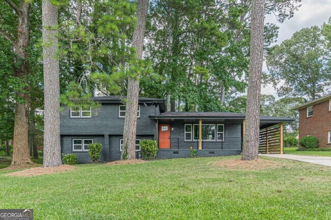 Building Photo - 2352 Glendale Dr