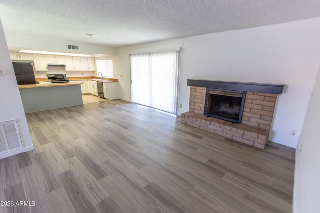 Building Photo - 7911 East Vía de Belleza