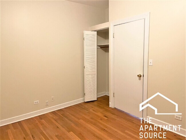 Building Photo - 4550 N Western Ave