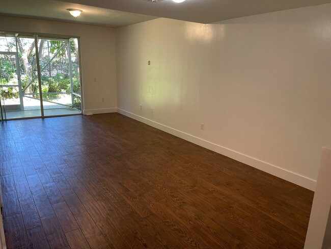 Building Photo - 4189 Crystal Lake Dr