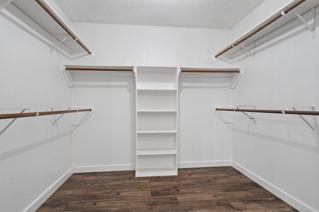 Building Photo - 324 Nita Ln