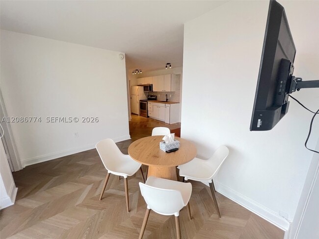 Building Photo - 1255 Collins Ave
