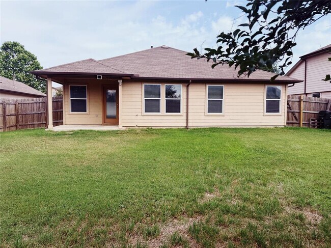 Building Photo - 545 Goddard