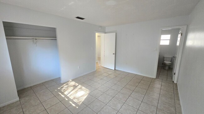 Building Photo - 2216 Flamingo Blvd