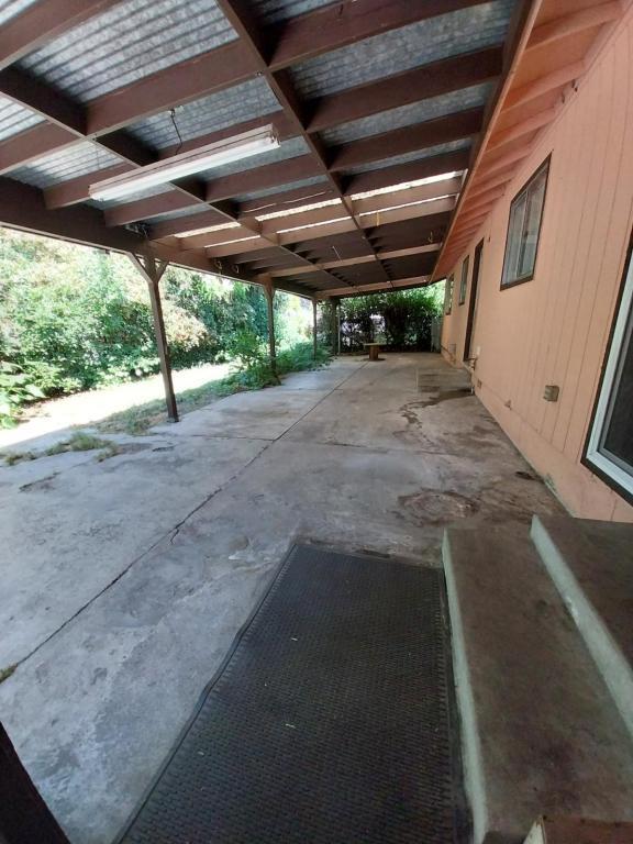 Building Photo - 410 NE Candy Ln