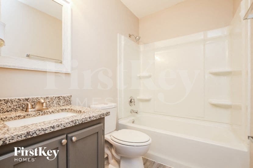 Building Photo - 128 Lismark Dr