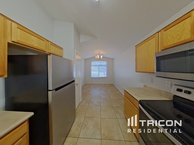 Building Photo - 3426 W Wayland Dr