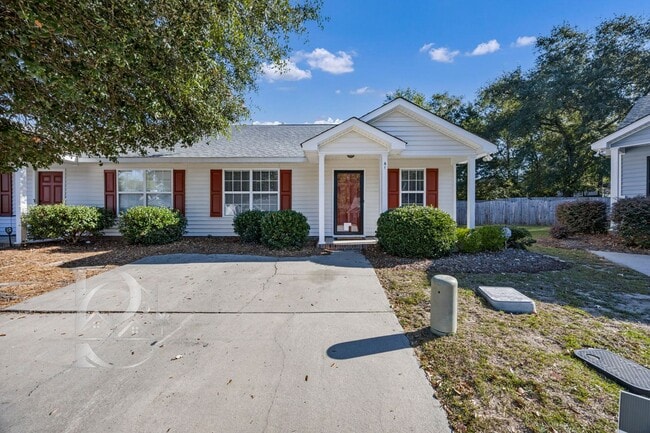 Building Photo - ONE STORY LIVING - MINUTES FROM EVERYTHING