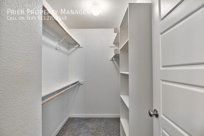 Building Photo - 8811 Findley St
