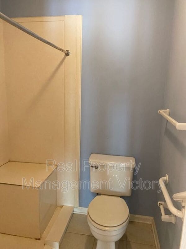 Building Photo - 3439 Wildewood Dr