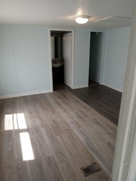 Building Photo - 131 Hurricane Ln