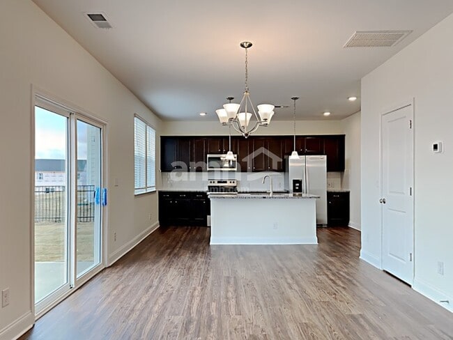 Building Photo - 115 Ashton Dr