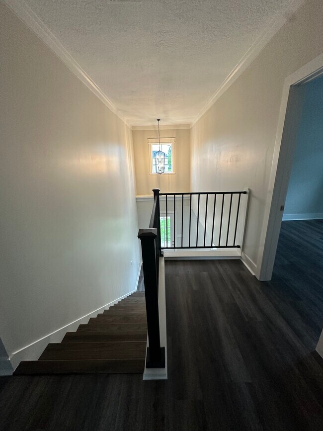 Building Photo - 1713 Bilbo St