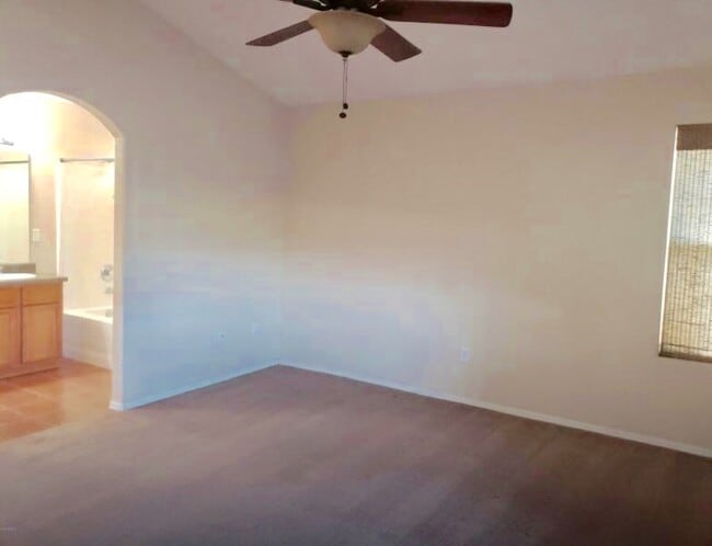 Building Photo - Cute Home in Parkhill Estates