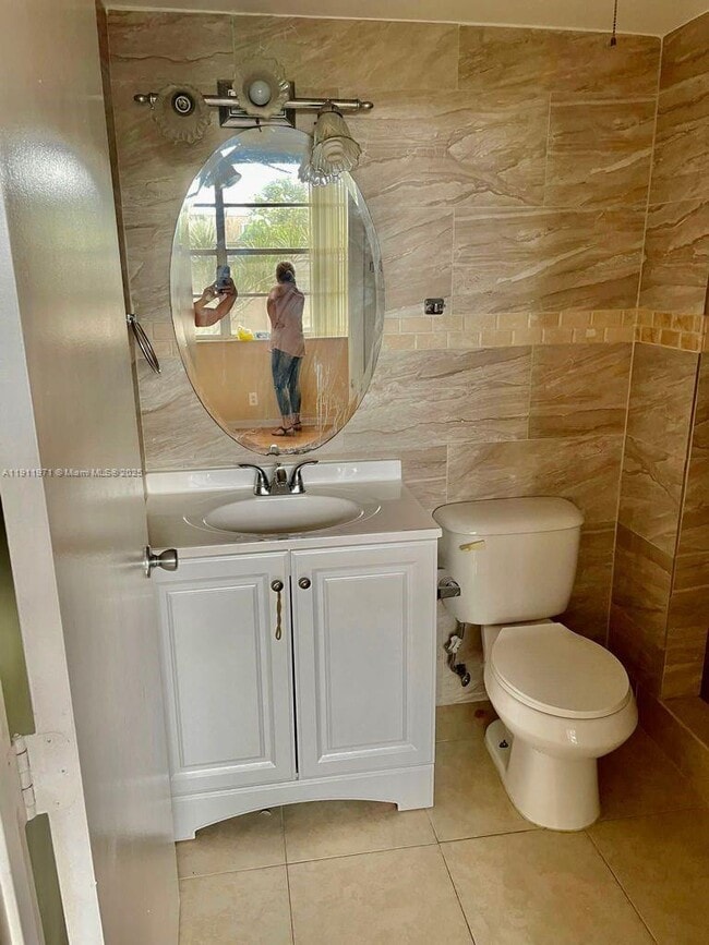 Building Photo - 1040 NW 80th Ave