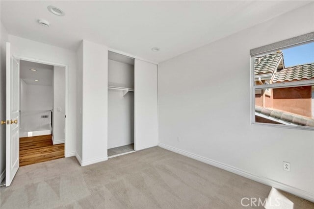 Building Photo - 59 Avanzare