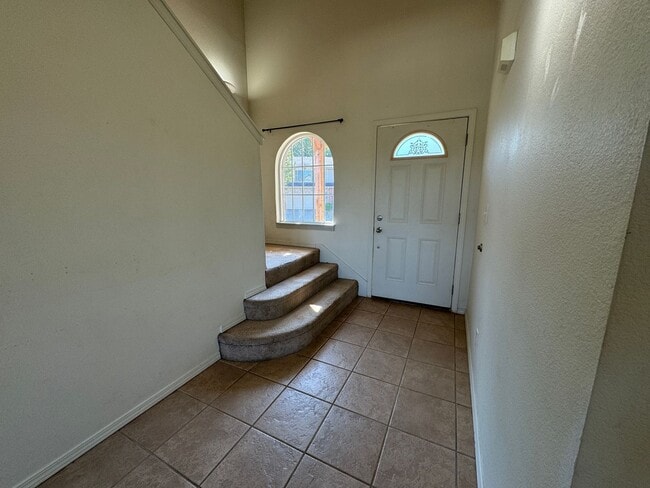 Building Photo - Spacious 3-Bedroom Duplex Located within C...