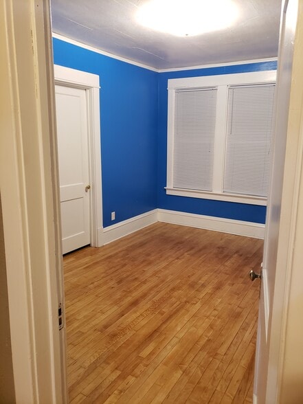 Building Photo - 1751 S 60th St