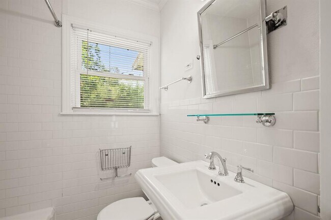 Building Photo - 5805 Bull Creek Rd