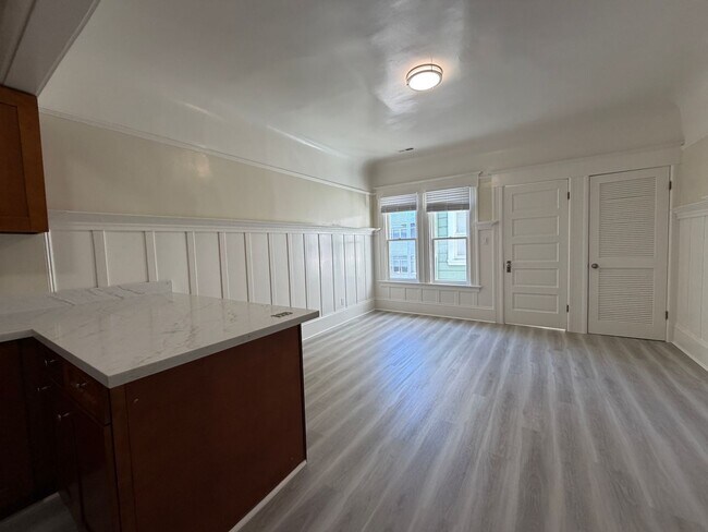 Building Photo - 569-571-571 Minna St