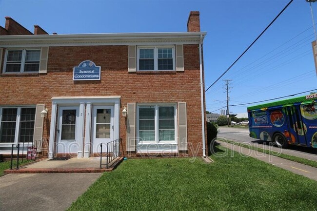 Building Photo - 401 21st St