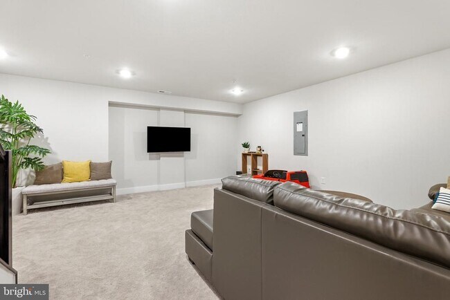 Building Photo - 6815 Winterhill Ln
