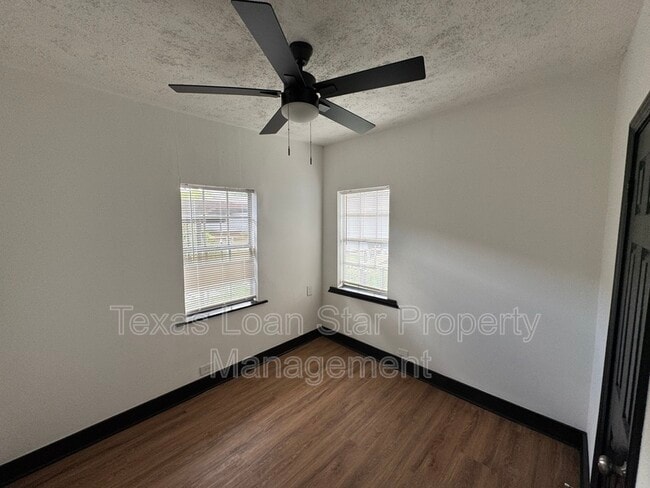 Building Photo - 1504 Luzon St