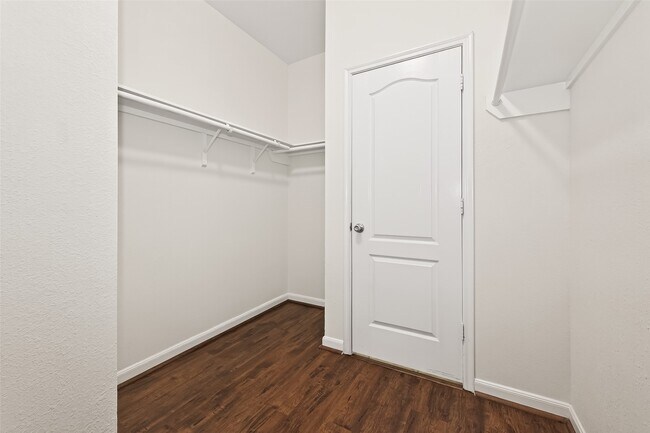 Building Photo - 21015 Blackstone Villa Ln