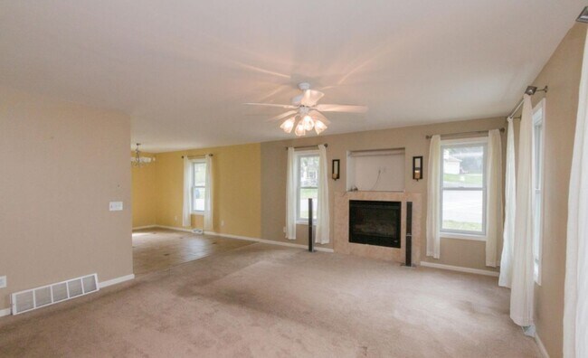 Building Photo - 14 Rowland St