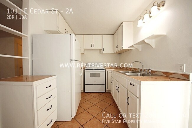 Building Photo - 1011 E Cedar St