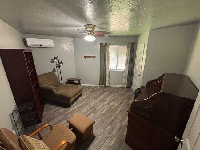 Building Photo - 4-BEDROOM 3-Bathroom FURNISHED Peaceful Country Living