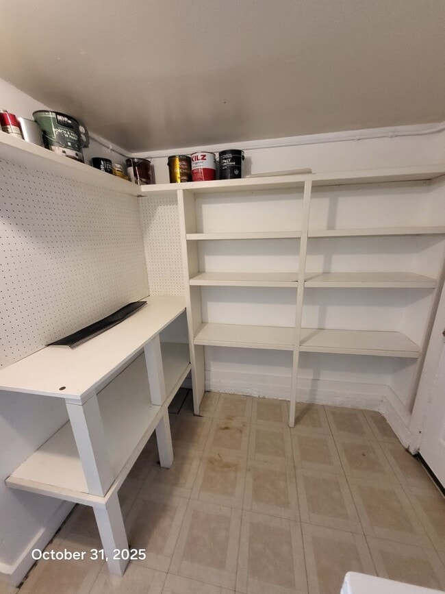 Building Photo - (2) Bed/(2) Bath w/ Must-See Updates Avail...