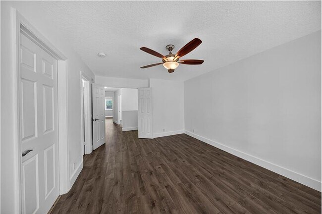 Building Photo - 744 NW 42nd Pl