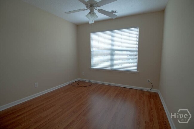 Building Photo - 127 Ventura Pl