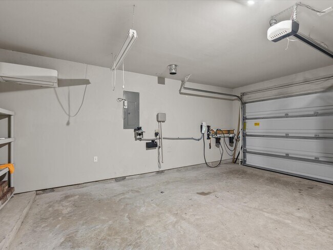 Building Photo - 2503 Elmwood Trl